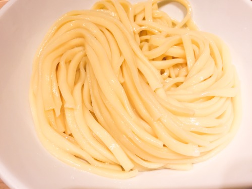 shokublr:  店名　東京アンダーグラウンドラーメン 頑者 住所　東京都豊島区西池袋1-1-30 東武ホープセンター メニュー　特製つけ麺 備考　埼玉新座の名店が池袋にも。どろっと濃厚な魚介豚骨