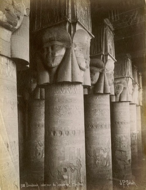 totenbuch:Interior Columns Temple of Hathor.