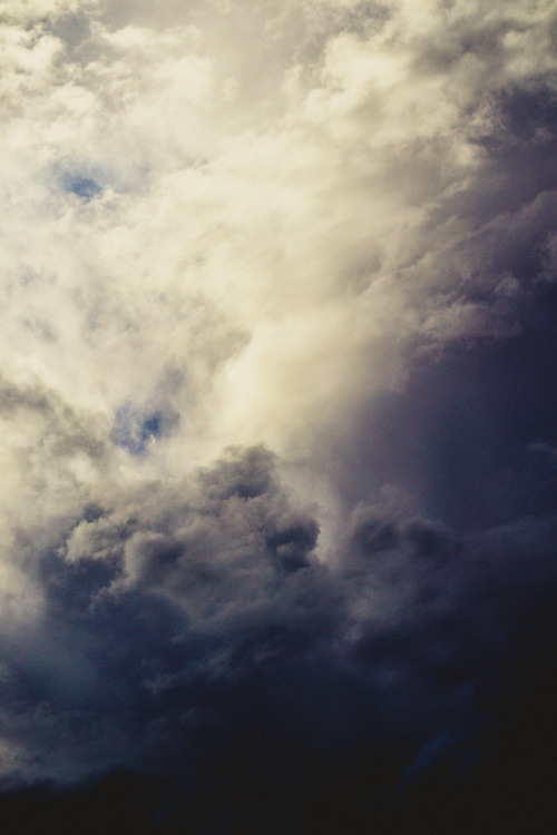 matialonsorphoto:same day clouds. by matialonsor