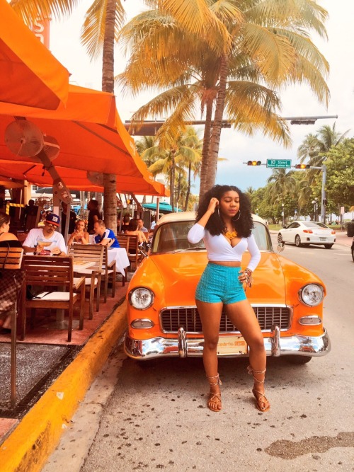 throughkaleidscopeeyes:  nawsnow:  throughkaleidscopeeyes:  Creamsickle🎶  #cali  Na #miami