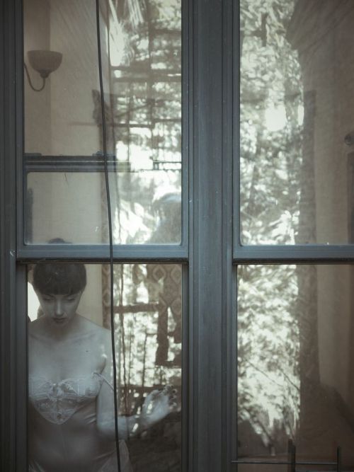 misskaciemarie:  through my window by http://Scherbius.tumblr.com porn pictures