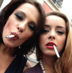 sexysmokinghotties69:  Sexy Smoking Hotties