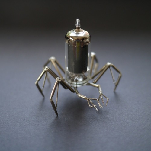 mymodernmet - Tiny Mechanical Insects Made of Watch Parts