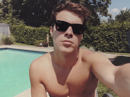 b0nk3rz:  9 selfies of 2015