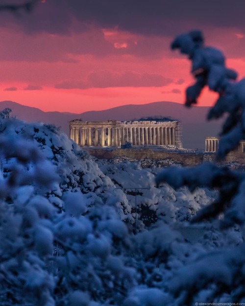 elladastinkardiamou:AthensA beautiful end to a beautiful day.Photo by Alexandros Maragos - instagram.com/p/CLXI9IHAahN/