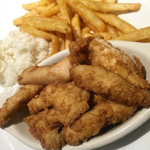 From Gastroposter Delene Yang, via Instagram: Bongo&rsquo;s Cuban cafe&rsquo;s chicken bites - bread