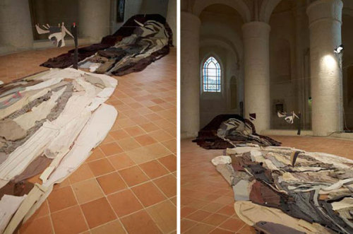 archiemcphee:  Let’s pay a visit to the Department of Awesome Anamorphic Artwork to explore more work by French artist Bernard Pras (previously featured here). Pras uses found objects of every imaginable sort to create awesome installations that appear