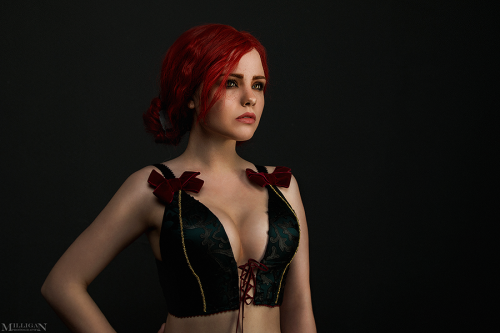 The Witcher: Wild HuntIris as YenneferTorie as KeiraFenix.Fatalist as Trissphoto by meYpu can buy an underwear like this here https://www.facebook.com/fdcosplayteam (email   fdcosplayshop@gmail.com )