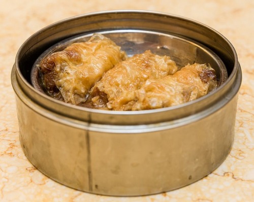 everybody-loves-to-eat: Dim Sum Dim sum is a style of Cantonese or Hokkien food prepared as small bi