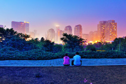 chinadigitaltimes:  Photo: An Evening, Dalian,