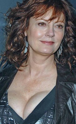 looking4yourwife:  Would totally still fuck this unbelievable sexy cougarSEE HOT WIVES AND MILFS HERE!    SHOW OFF YOUR HOT WIFE HERE!  Susan Sarandon will get her walls stretched