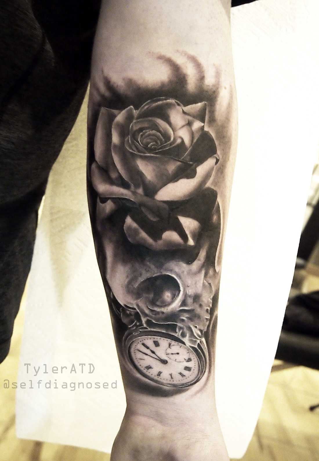 hughfowlertimepieceskull asgtattootattoosbyhughpanamacityflasailorsgravetattooparlorpcbfloridatattooartist skulltattooclockskullclocktattooroserosetattoorealismrealismtattoo