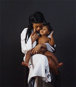 princessfailureee:  betterthankanyebitch:Teyana Taylor and Junie 😍  they are
