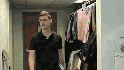 kissmeslevres:  vceboogie:  dunk cam  nahh i can’t with tht dance  lmao smh 