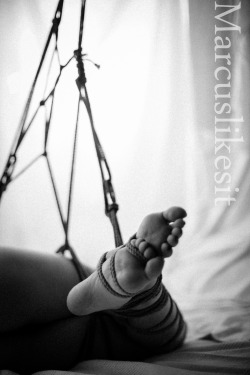 sixtineparis:  marcuslikesit:  Photography and Tying by Marcuslikesit  &lt;3