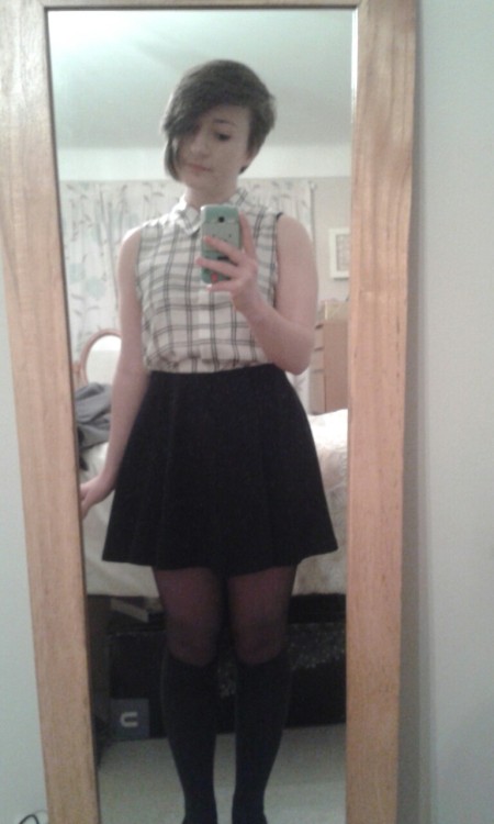 hyrulehobbit:Tonight’s look is brought to you by the letter cute.you are super cute and so is the ou