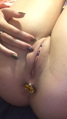 royals-of-the-universe:  Baby girl plugged