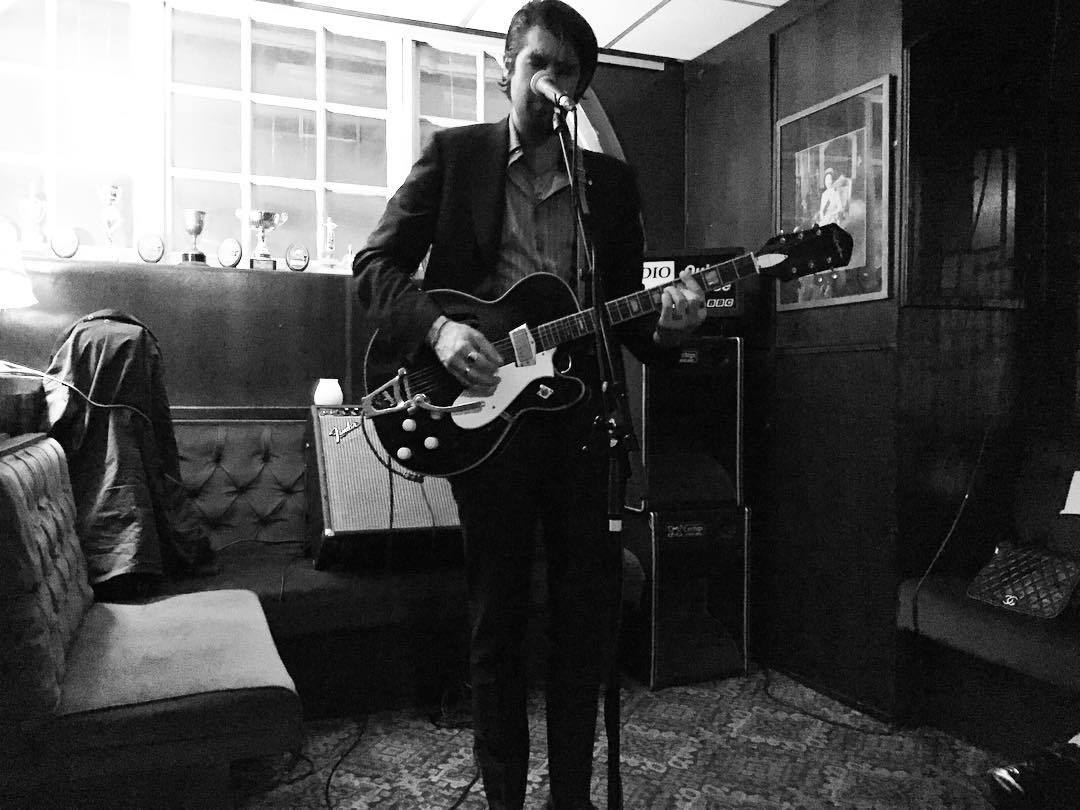 grahamchic:  Whatta guy, whatta voice, whatta gig.  Amber Butler.https://www.instagram.com/p/BRJoE7_BzkM/