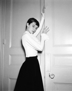 rareaudreyhepburn:  Audrey Hepburn photographed by Cecil Beaton in London, England in 1955. 