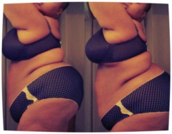 jervae:  Brown skin, stretch marks, low belly,