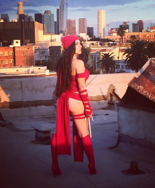 comicbookcosplayvixens:  Elektra by Elizabeth Rage