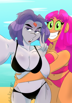 Chillguydraws: Feathers-Ruffled:  Best Girlfriends At The Beach! Say Cheese!!  