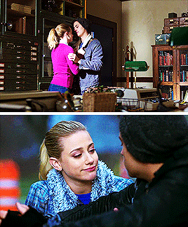 jemmablossom:bughead + season two kisses