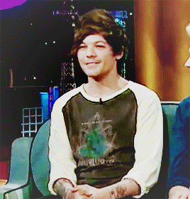 Harry &amp; Louis while the lyrics to No Control are being read out loud