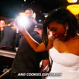thissbrowngrl:  chatnoirs-baton:  when you give a leo a cookie.  I love Taraji. 