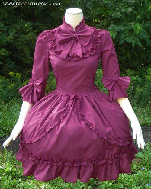 the-gloomth:  Gloomth’s “Sorrow“ dress! Available in 2 lengths and sizes XS-2XL (and made to measure). :) 