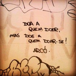 olheosmuros:  Ibirité, MG. Foto enviada por Ana Carolina #olheosmuros #artederua #arteurbana #pixo #poesiaderua #poesiaurbana #urbanart #mg http://ift.tt/1iFotsw