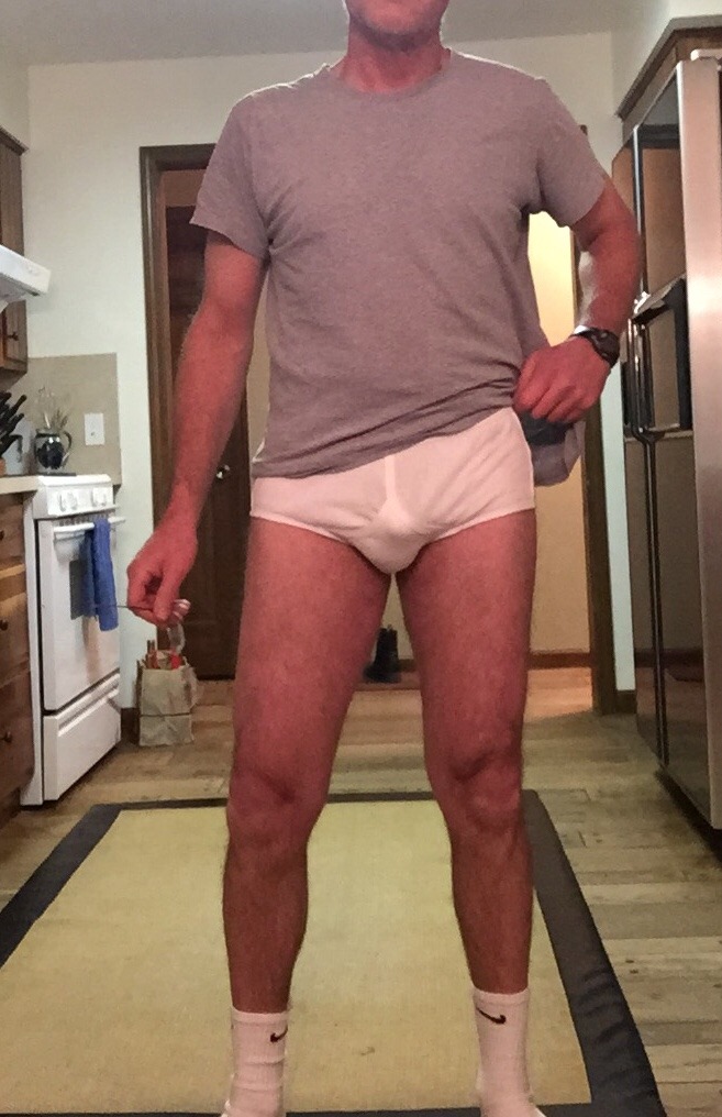 briefs6335:Showing his jockeys