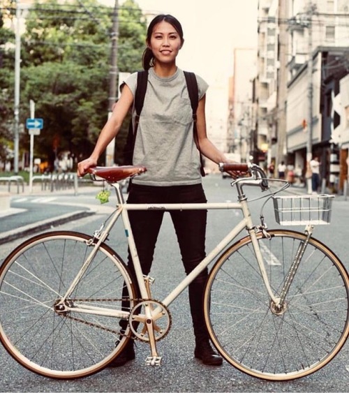 fixiegirls: Repost from @giragirachariya #Repost @223_giracha ・・・ @sonnakoto_yu_na ‘s makino NJS Com