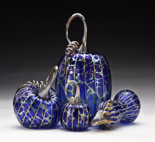 bloodstainbowbarnacle: fuskida: Glass Pumpkins - by Jack Pine Studio -source- I NEED ALL THE GOURDS 