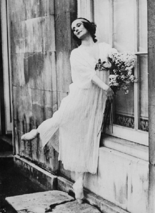 bohemianwaif:anna pavlova…