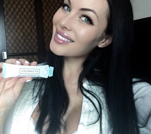 My obsession @cocowhiteuk 💕 It’s the best way to get a fresh healthier mouth and whiter teeth 😻  I use mine at night 🌙 swirl for 15 minutes then brush 😍 Your mouth will thank you! #cocowhiteuk by veronikablack88