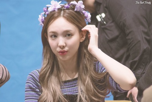 171209 Twice Nayeon at LG V30 Fansign©TwiceOnceLand // do not edit or crop 