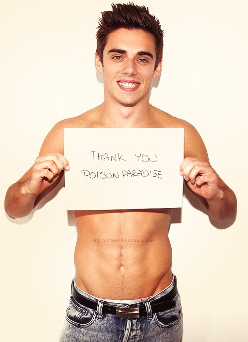 hotguys177:  Lets all just take a moment to look at the hottness of Chris Mears