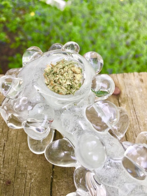 jaded-gay-jay-baby:My beautiful new glow-in-the-dark piece ft. some delicious Jamaican Dream