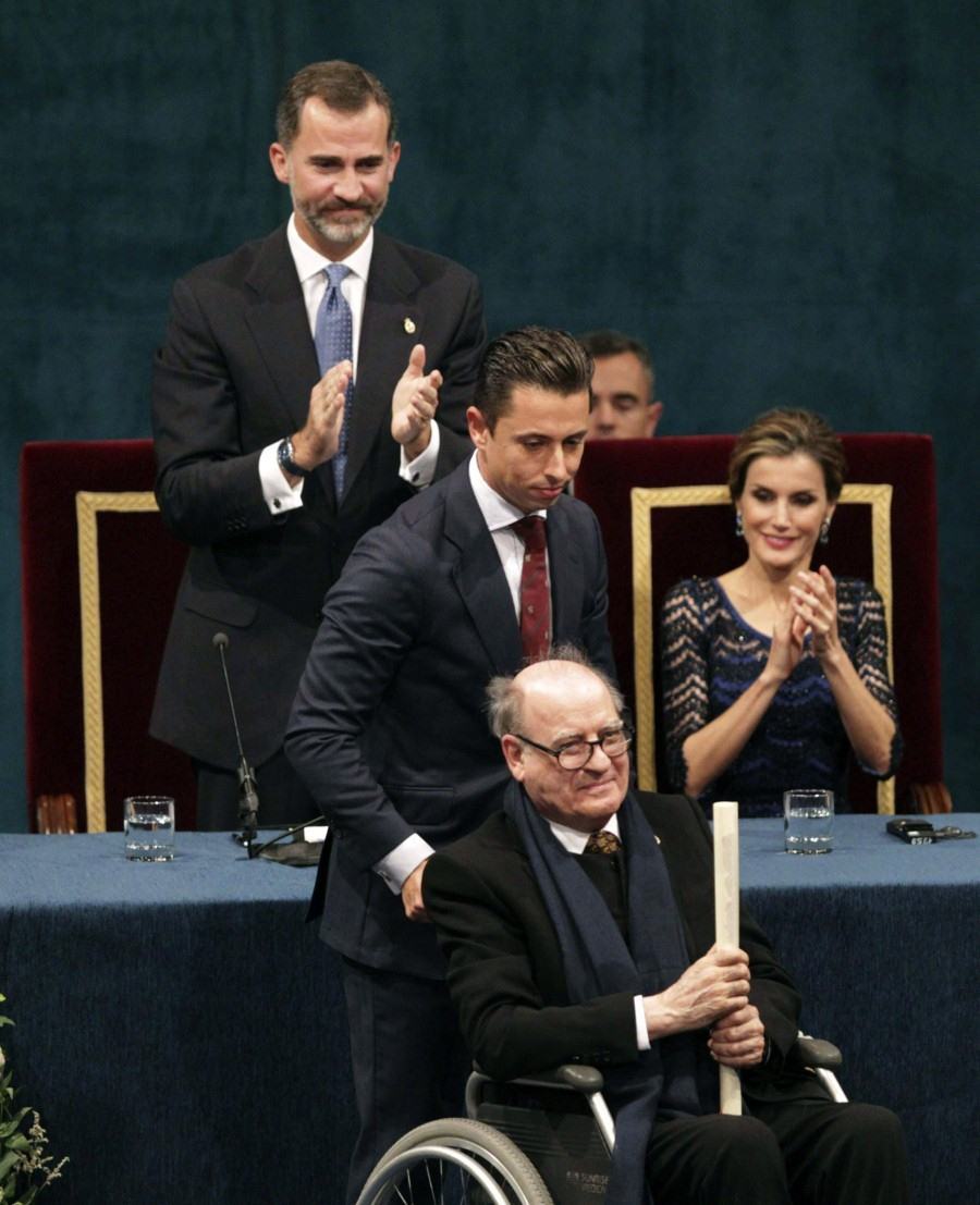 PREMIADO. El humorista gráfico Joaquín Salvador Lavado Tejón “Quino”, Premio Príncipe de Asturias de Comunicación y Humanidades 2014, durante la ceremonia de entrega de estos galardones celebrada esta tarde en el Teatro Campoamor de Oviedo....