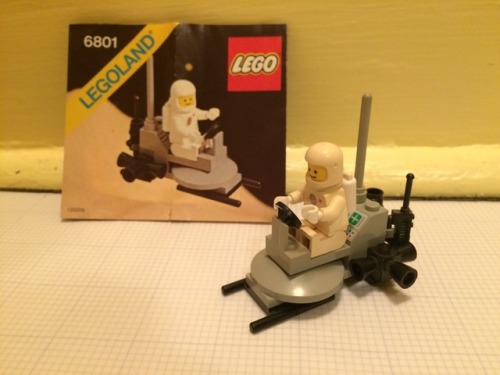 Have a whole batch of tiny Classic Space sets…6809: XT-5 and Droid (’87) - An extremely simpl
