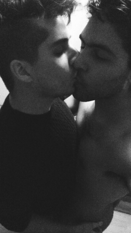 kcalron:  Bare-kiss 