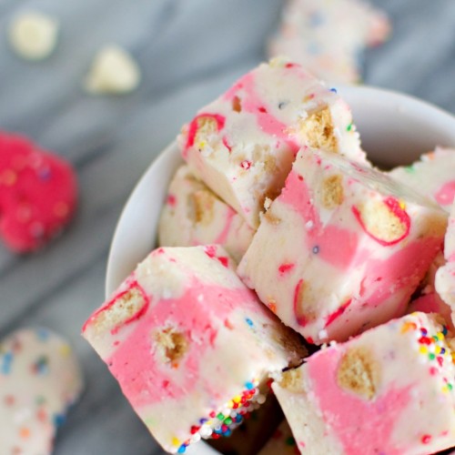 magicalfoodtime: (via Circus Animal Cookie Fudge | A baJillian Recipes)