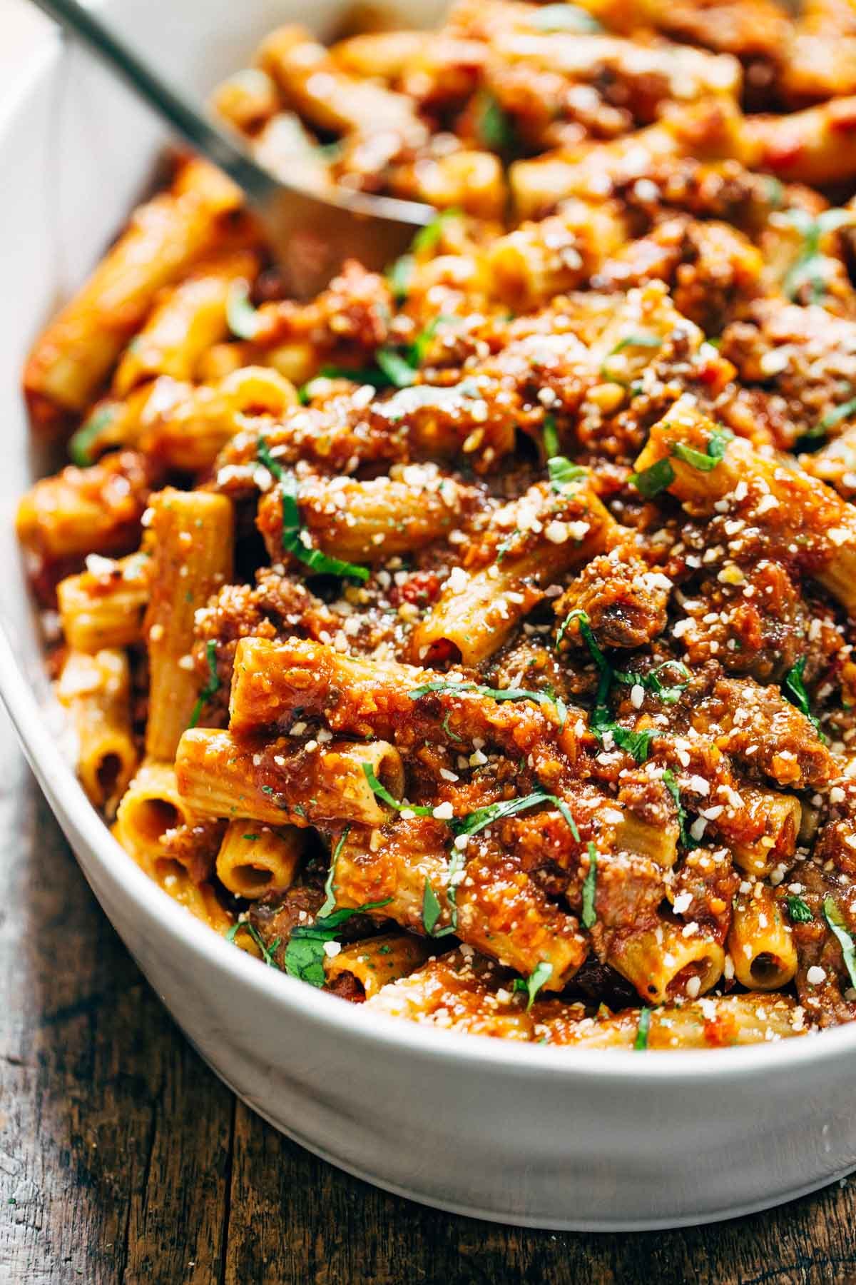 yumi-food:  Spicy Sausage Rigatoni | Pinch of Yum