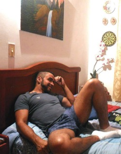 duttyking:  #beefy #legs spread