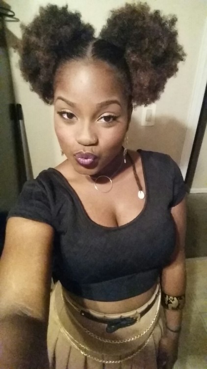 thaunderground:  starslicer:  rockthefro:  Afro set. Rock the fro  who dis?   Rock on with yo bad self  ^^i got that reference….