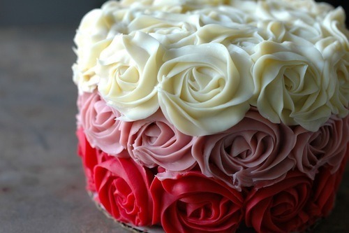 looksdelicious:  Rose Cake