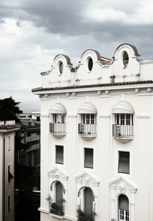 House tour: a classical apartment is given a minimalist makeover — Vogue Living