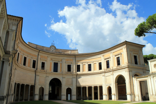 brown-soap-and-beer:Roman Monuments: On the outskirts of medieval Rome, the Villa Giulia was erected