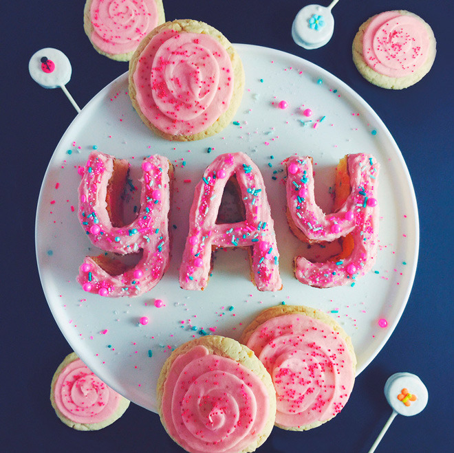 graphicdesignblg:  Compilation: Cool Lettering Made With Food Check all the artists